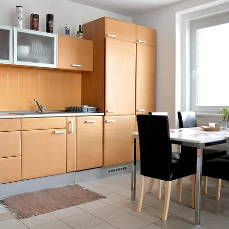 Bajzova Apartment *